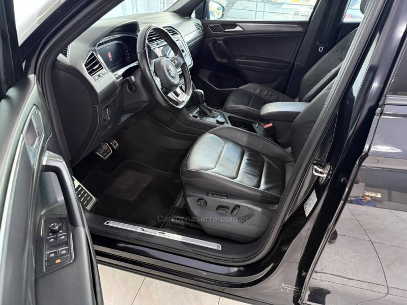 VOLKSWAGEN - TIGUAN - 2021/2021 - Preta - R$ 184.000,00
