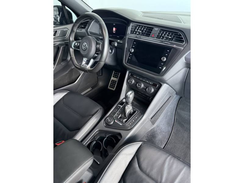 VOLKSWAGEN - TIGUAN - 2021/2021 - Preta - R$ 184.000,00