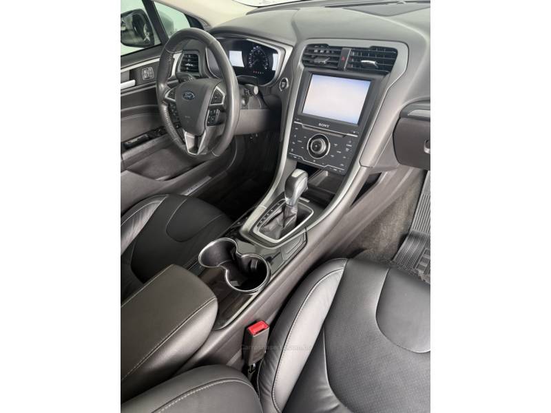 FORD - FUSION - 2013/2014 - Branca - R$ 75.000,00