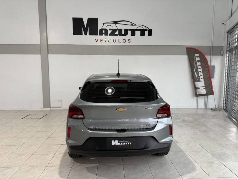 CHEVROLET - ONIX - 2024/2025 - Prata - R$ 112.000,00