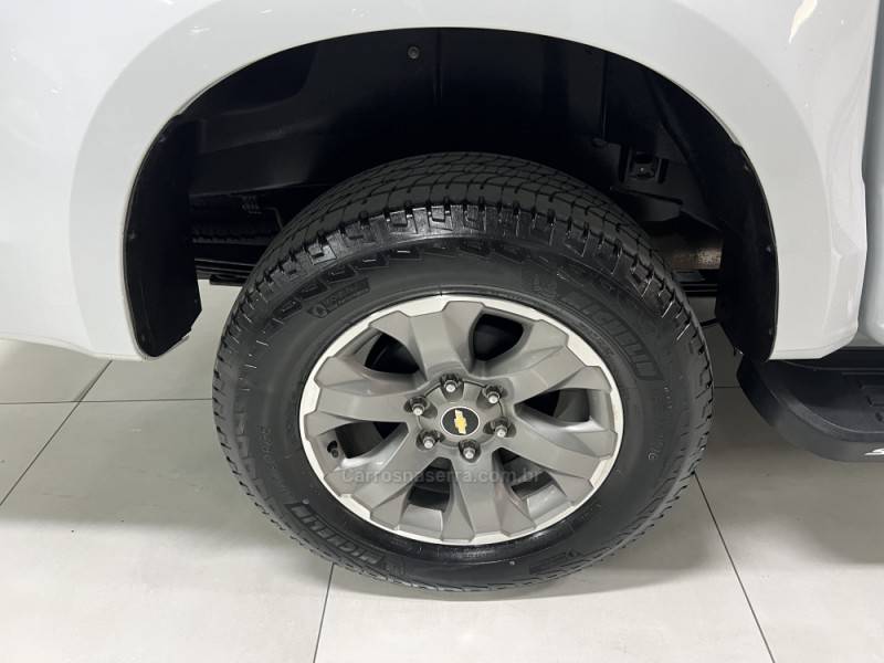 CHEVROLET - S10 - 2022/2023 - Branca - R$ 192.000,00