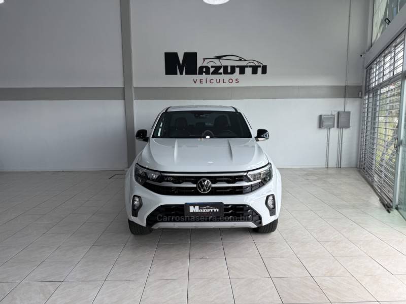 VOLKSWAGEN - AMAROK - 2024/2025 - Branca - R$ 310.000,00