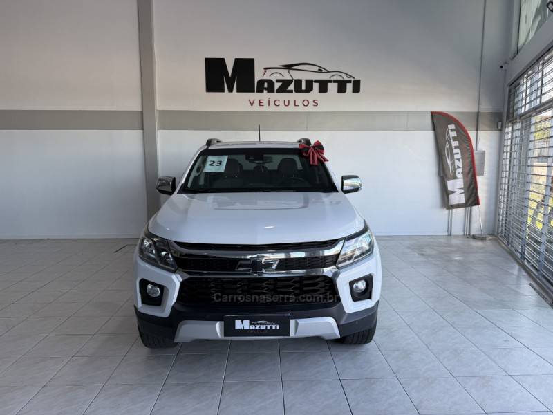 CHEVROLET - S10 - 2022/2023 - Branca - R$ 190.000,00