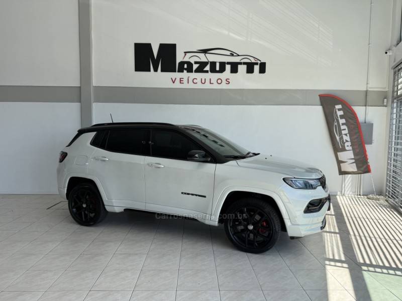 JEEP - COMPASS - 2024/2025 - Branca - R$ 225.000,00
