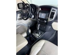 MITSUBISHI - PAJERO FULL - 2016/2016 - Preta - Sob Consulta