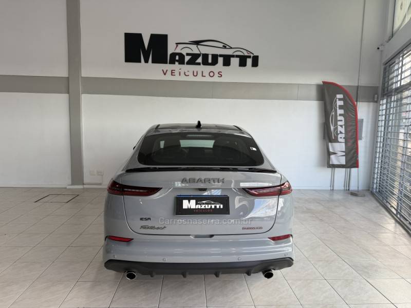 FIAT - FASTBACK - 2025/2025 - Cinza - R$ 147.000,00