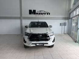 TOYOTA - HILUX - 2021/2022 - Branca - R$ 260.000,00