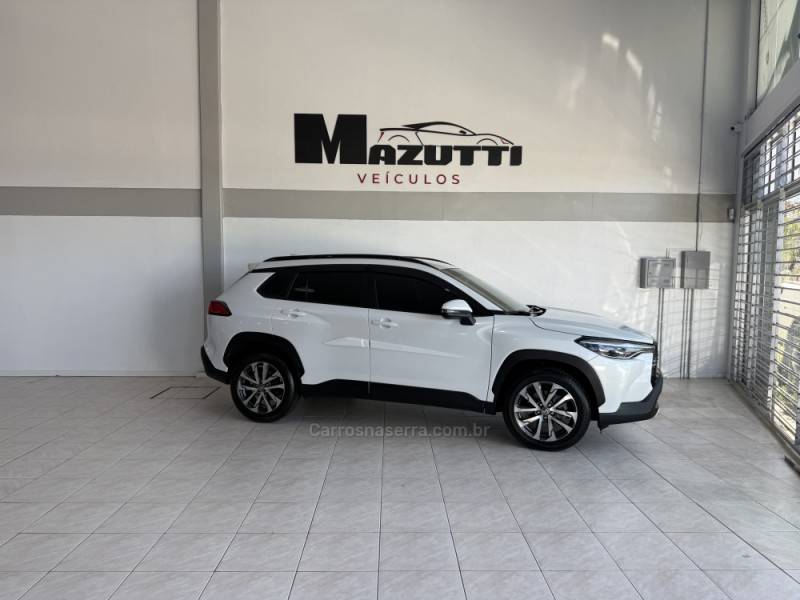 TOYOTA - COROLLA - 2022/2023 - Branca - R$ 147.000,00