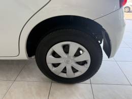 TOYOTA - ETIOS - 2015/2015 - Branca - R$ 47.000,00
