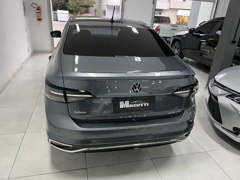 VOLKSWAGEN - VIRTUS - 2023/2024 - Cinza - R$ 125.000,00