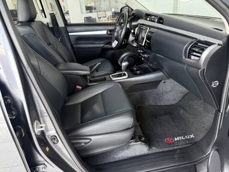 TOYOTA - HILUX - 2018/2018 - Cinza - R$ 178.000,00