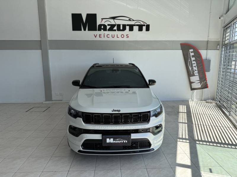 JEEP - COMPASS - 2024/2025 - Branca - R$ 225.000,00