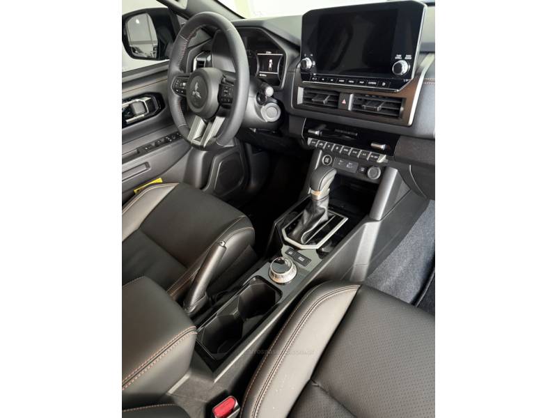 MITSUBISHI - L200 TRITON - 2025/2026 - Preta - R$ 312.000,00
