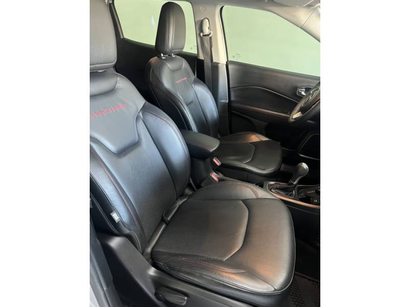 JEEP - COMPASS - 2016/2017 - Prata - R$ 105.000,00