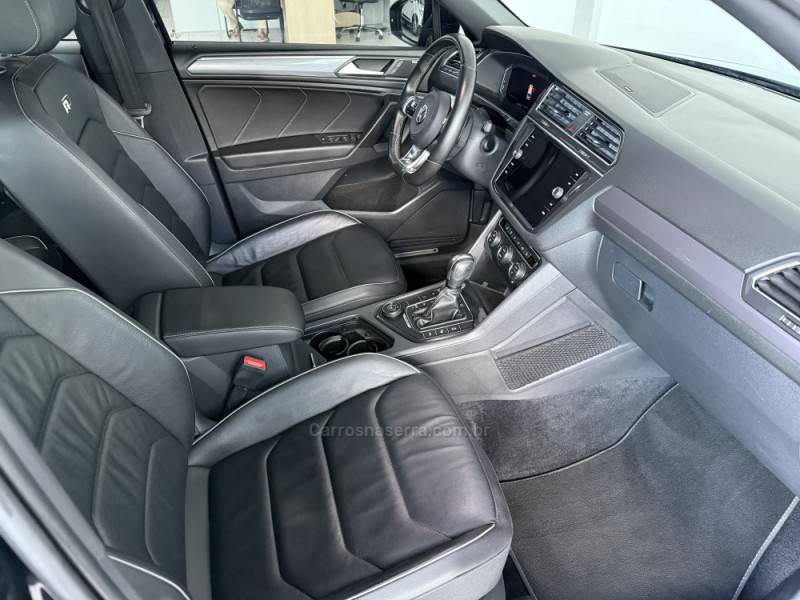 VOLKSWAGEN - TIGUAN - 2021/2021 - Preta - R$ 184.000,00