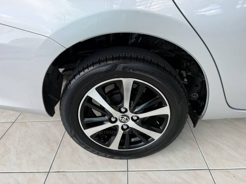 TOYOTA - YARIS - 2019/2019 - Prata - R$ 83.000,00