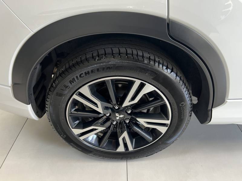 MITSUBISHI - ECLIPSE CROSS - 2023/2024 - Branca - R$ 158.000,00