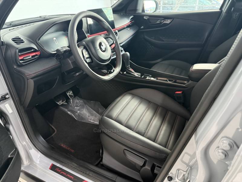 FIAT - FASTBACK - 2025/2025 - Cinza - R$ 147.000,00