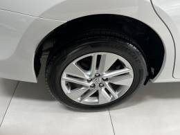 TOYOTA - COROLLA - 2015/2016 - Branca - Sob Consulta