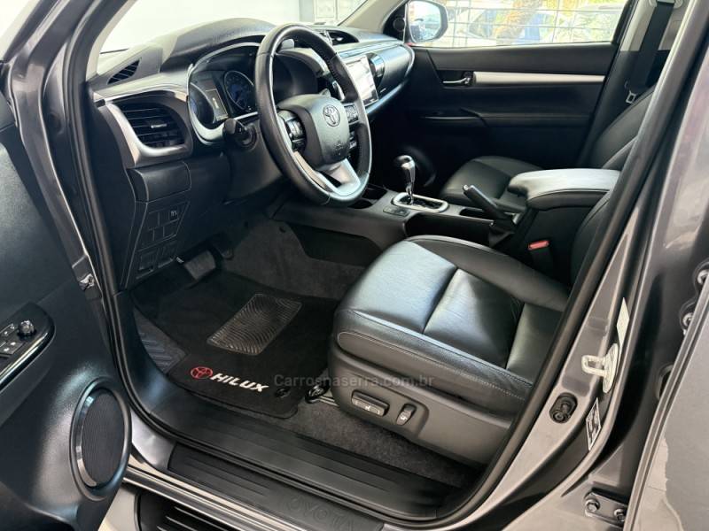 TOYOTA - HILUX - 2018/2018 - Cinza - R$ 178.000,00