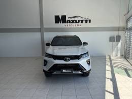 TOYOTA - HILUX SW4 - 2023/2024 - Branca - R$ 388.000,00