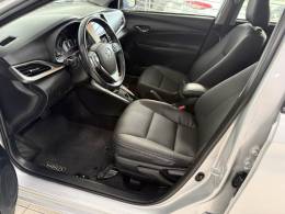 TOYOTA - YARIS - 2019/2019 - Prata - R$ 83.000,00