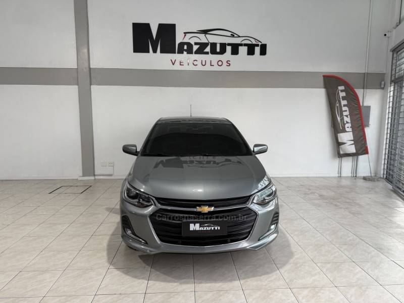 CHEVROLET - ONIX - 2024/2025 - Prata - R$ 112.000,00