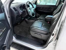 TOYOTA - HILUX SW4 - 2015/2015 - Prata - R$ 160.000,00