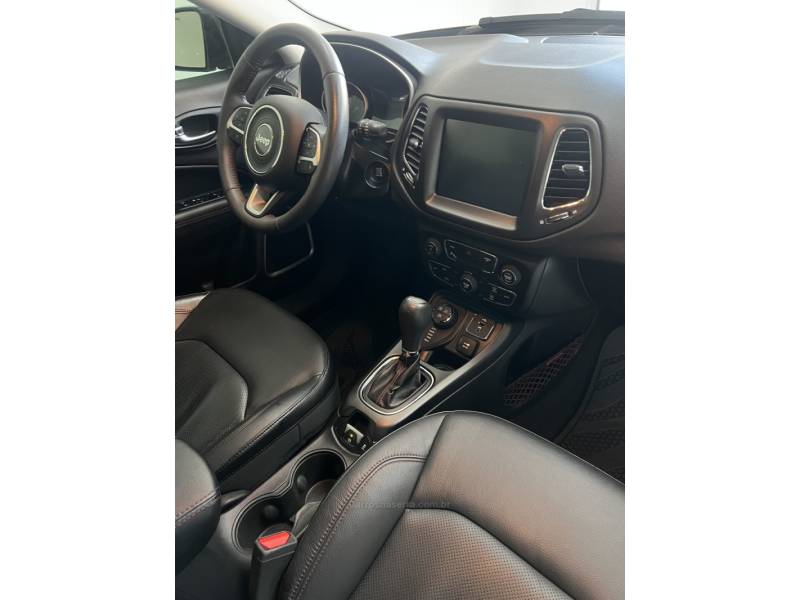 JEEP - COMPASS - 2016/2017 - Prata - R$ 105.000,00