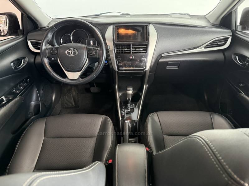TOYOTA - YARIS - 2019/2019 - Prata - R$ 83.000,00