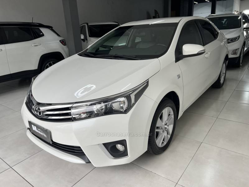TOYOTA - COROLLA - 2015/2016 - Branca - Sob Consulta