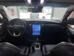 TOYOTA - HILUX SW4 - 2020/2021 - Cinza - Sob Consulta