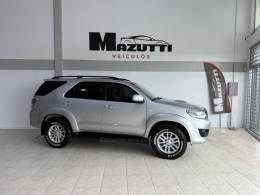 TOYOTA - HILUX SW4 - 2012/2013 - Prata - Sob Consulta