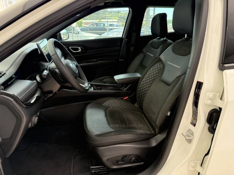 JEEP - COMPASS - 2024/2025 - Branca - R$ 225.000,00