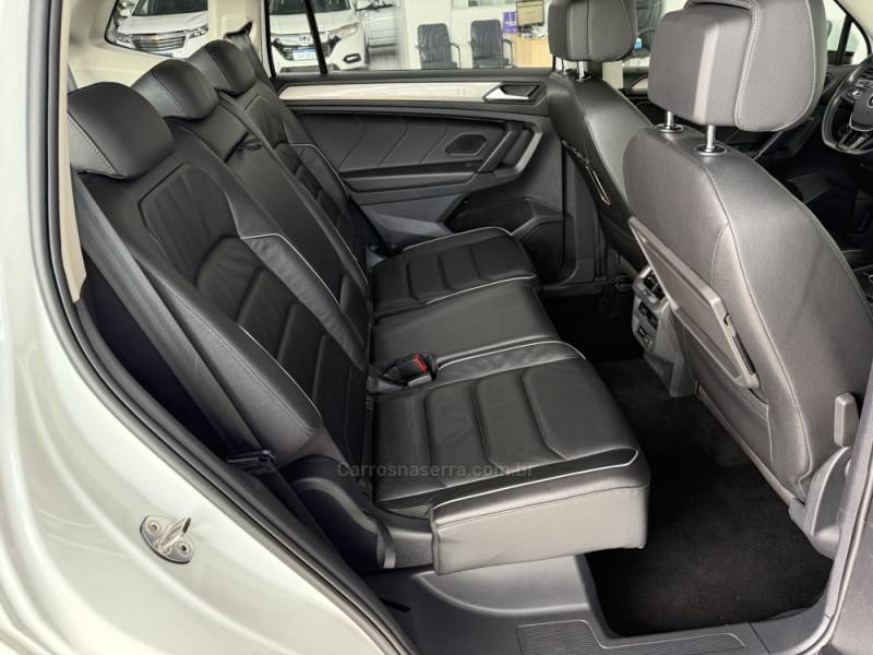 VOLKSWAGEN - TIGUAN - 2019/2019 - Branca - R$ 122.000,00