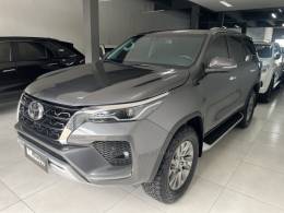 TOYOTA - HILUX SW4 - 2020/2021 - Cinza - Sob Consulta