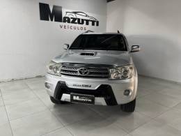 TOYOTA - HILUX SW4 - 2010/2010 - Prata - R$ 125.000,00