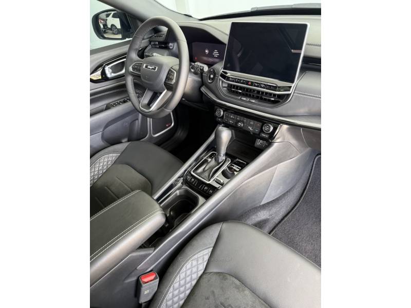 JEEP - COMPASS - 2024/2025 - Branca - R$ 225.000,00