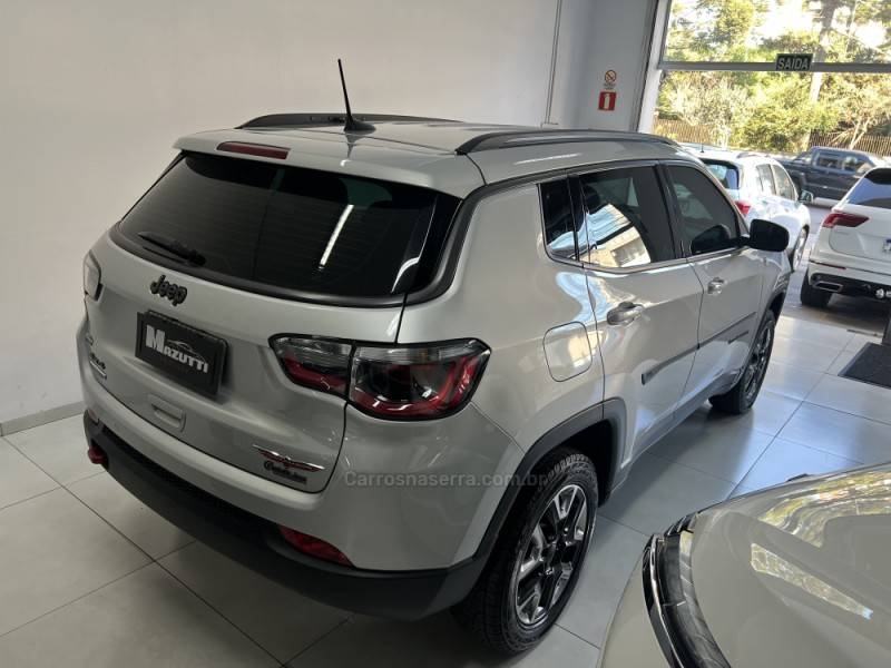 JEEP - COMPASS - 2016/2017 - Prata - R$ 105.000,00