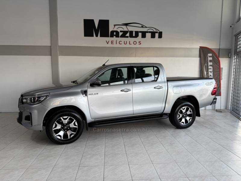 TOYOTA - HILUX - 2018/2019 - Prata - R$ 205.000,00