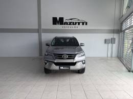 TOYOTA - HILUX SW4 - 2016/2016 - Prata - R$ 208.000,00