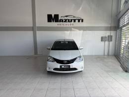 TOYOTA - ETIOS - 2015/2015 - Branca - R$ 47.000,00