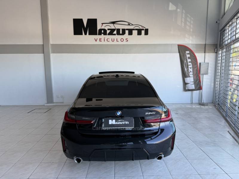 BMW - 320I - 2023/2024 - Preta - R$ 310.000,00