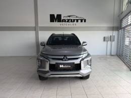 MITSUBISHI - L200 TRITON - 2022/2023 - Prata - R$ 210.000,00