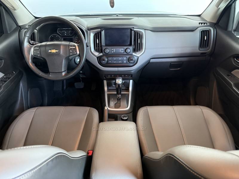 CHEVROLET - S10 - 2022/2023 - Branca - R$ 190.000,00