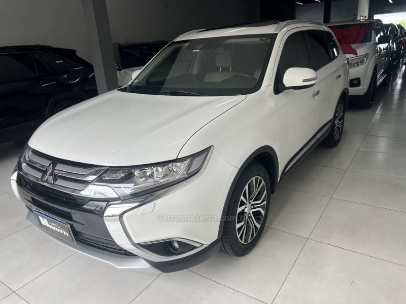 MITSUBISHI - OUTLANDER - 2018/2018 - Branca - R$ 151.900,00