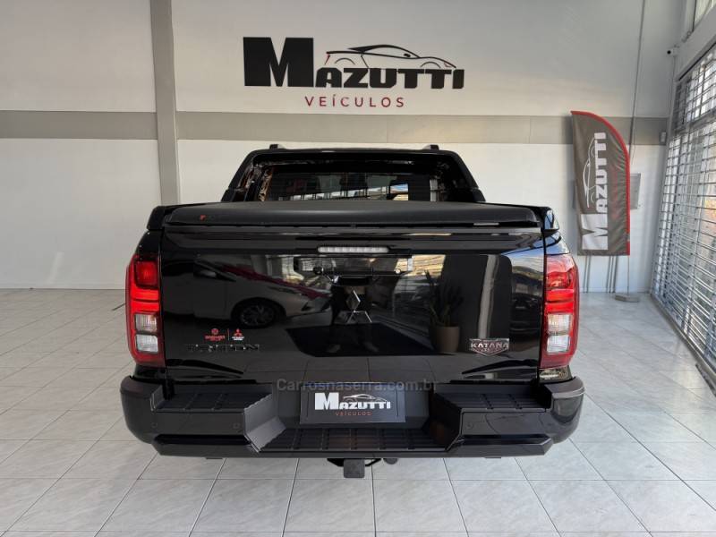 MITSUBISHI - L200 TRITON - 2025/2026 - Preta - R$ 312.000,00
