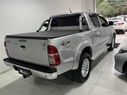 TOYOTA - HILUX - 2013/2014 - Prata - R$ 142.000,00