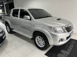 TOYOTA - HILUX - 2013/2014 - Prata - R$ 142.000,00
