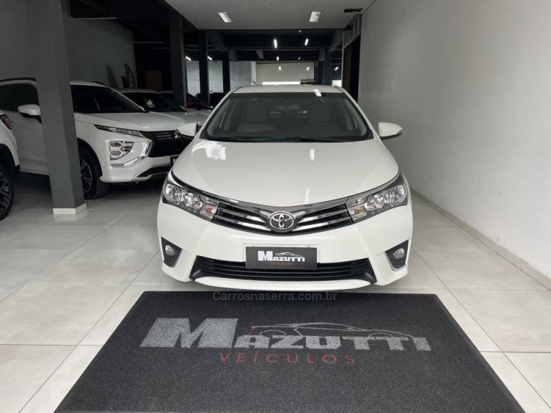 TOYOTA - COROLLA - 2015/2016 - Branca - Sob Consulta